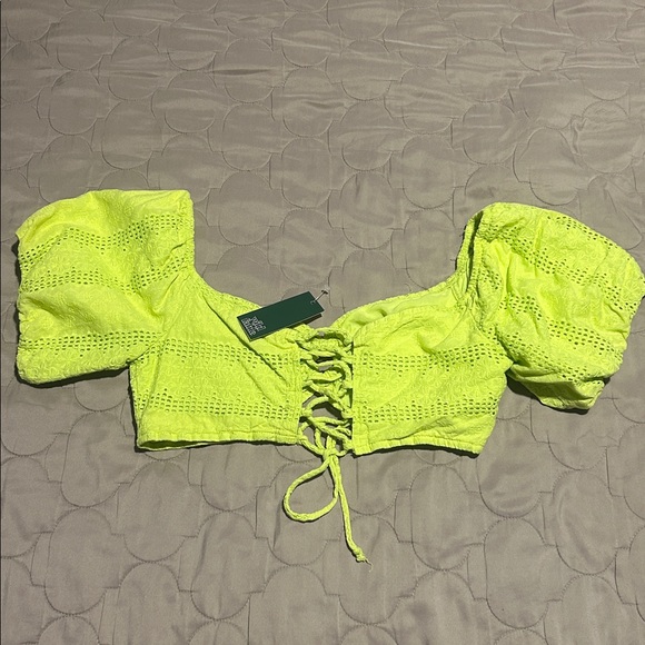 WILD FABLE Resort vacation Neon Yellow Eyelet Crop Top Sz LARGE NWT - Picture 6 of 9